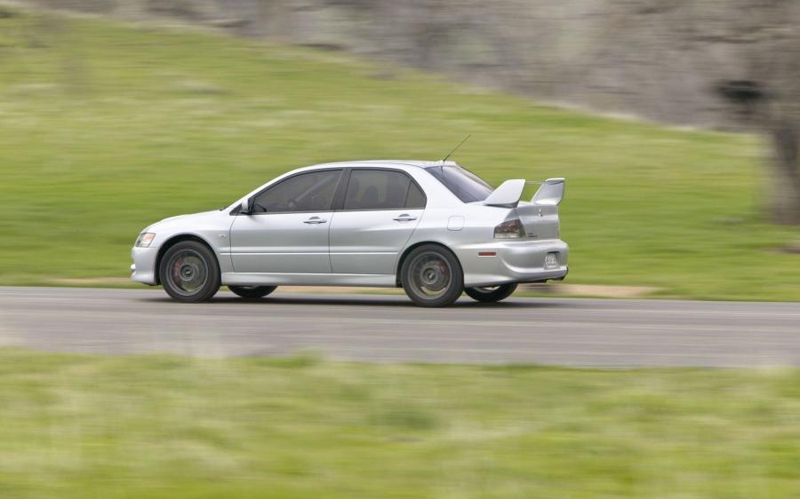  Mitsubishi Lancer Evolution IX MR 2007 года  (фото 51 из 129)